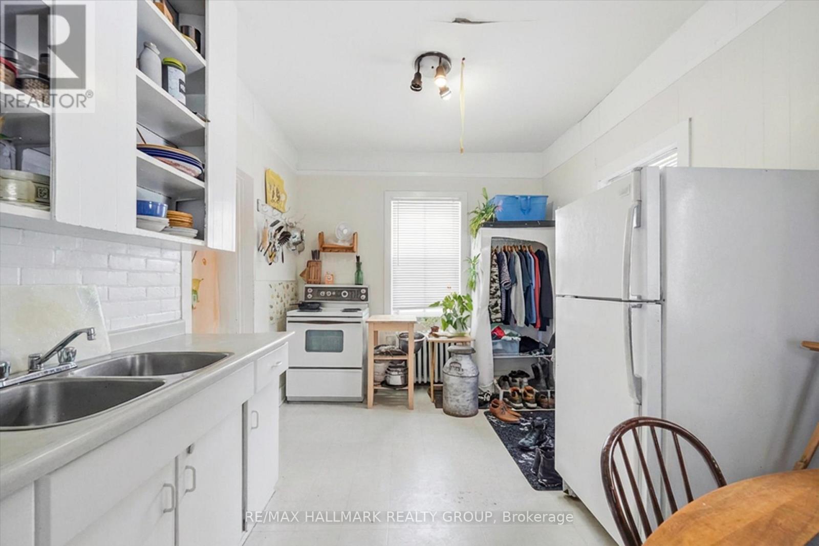44 ST. ANDREW STREET - 16