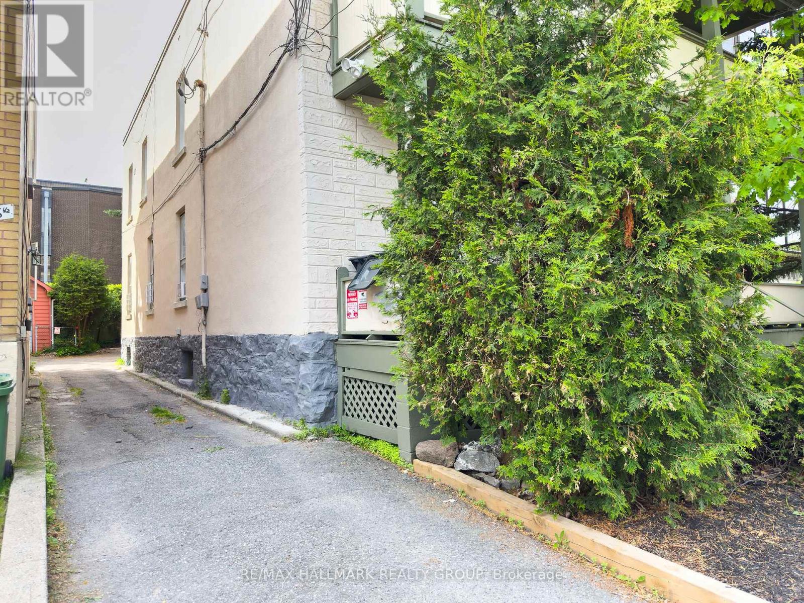 44 ST. ANDREW STREET - 21
