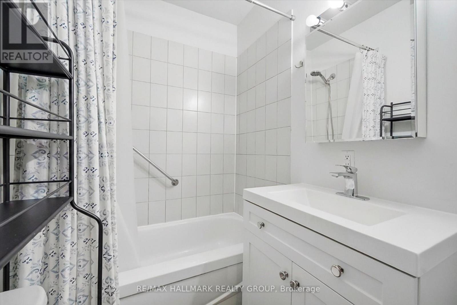 44 ST. ANDREW STREET - 6