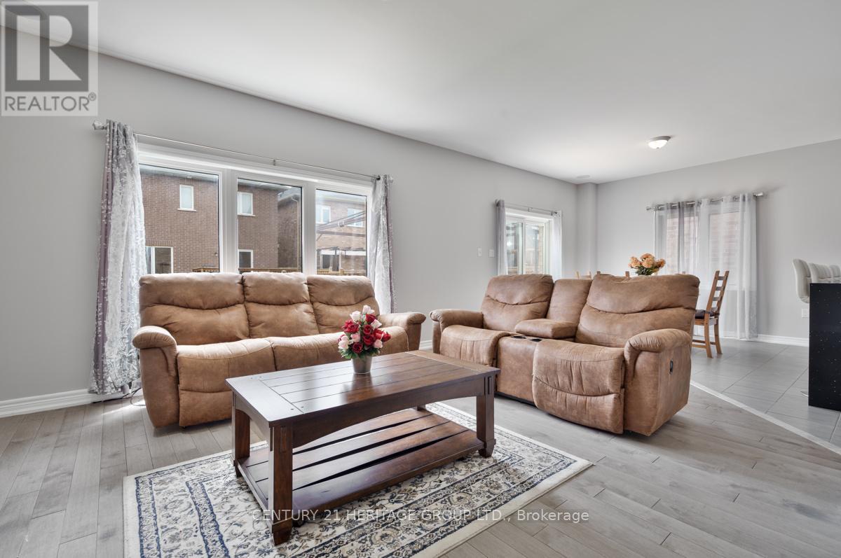 33 PROSSER CRESCENT - 14