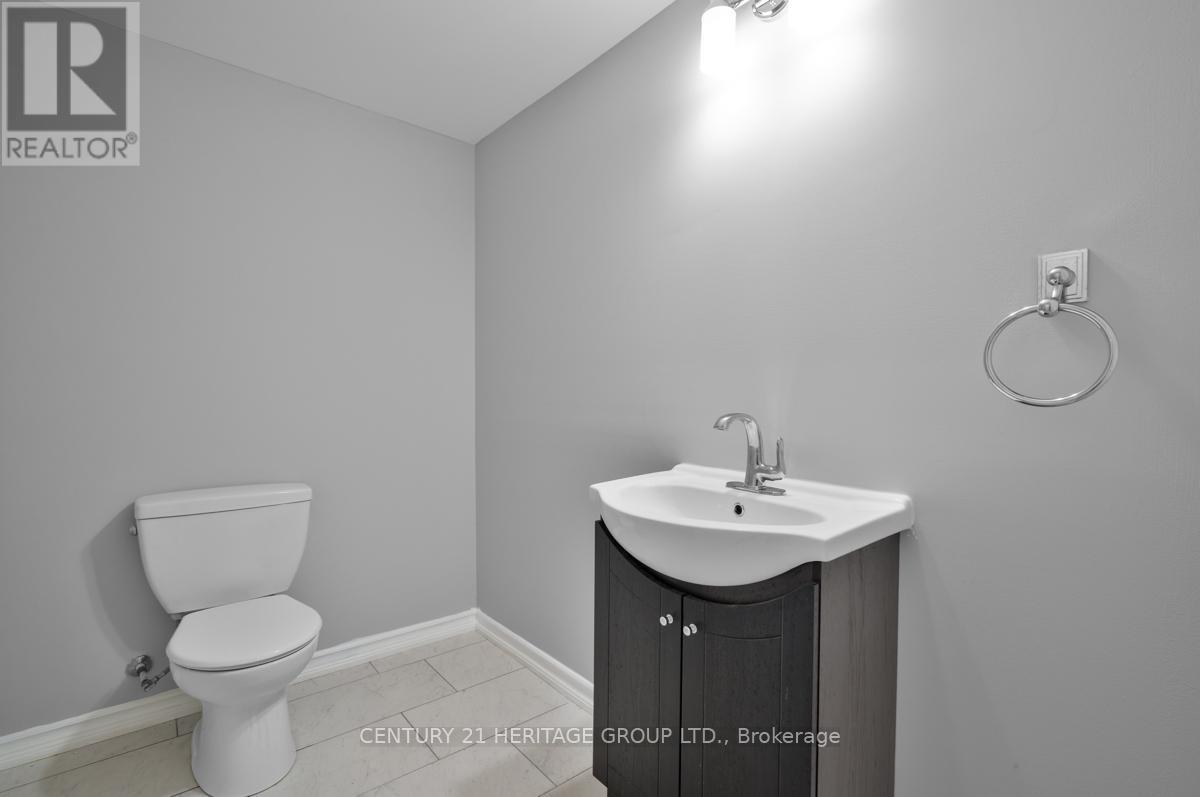 33 PROSSER CRESCENT - 33