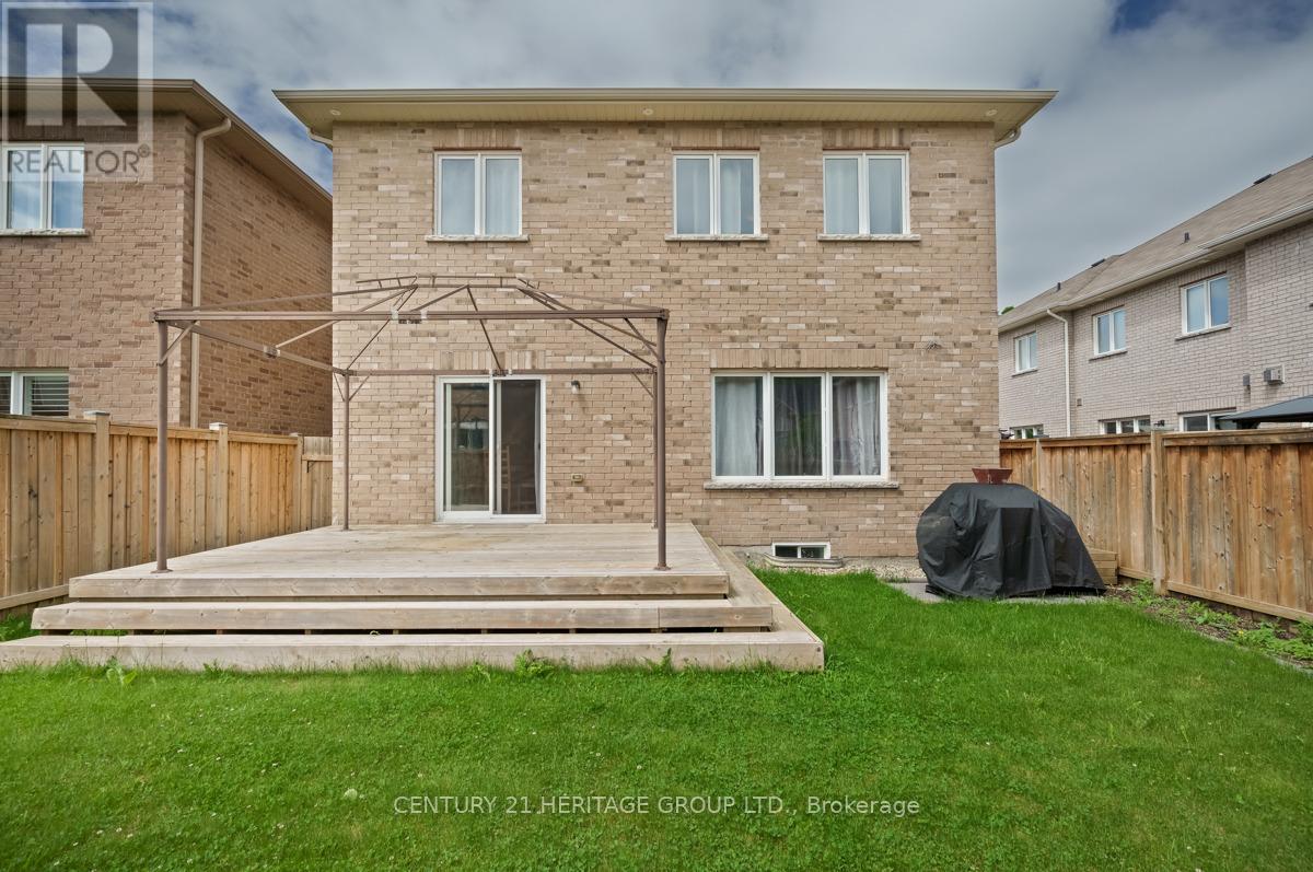 33 PROSSER CRESCENT - 34