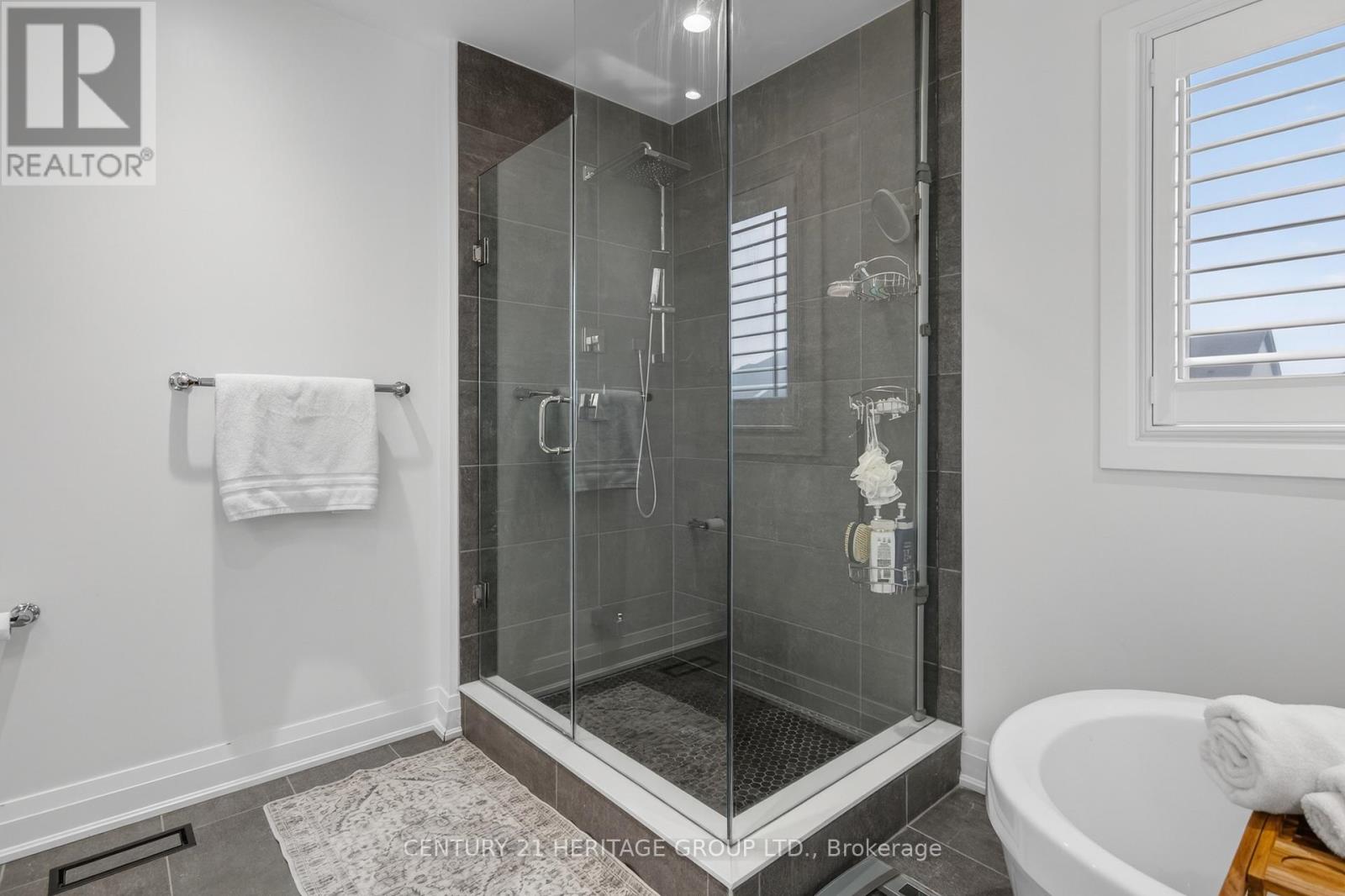 96 BARTRAM CRESCENT - 35