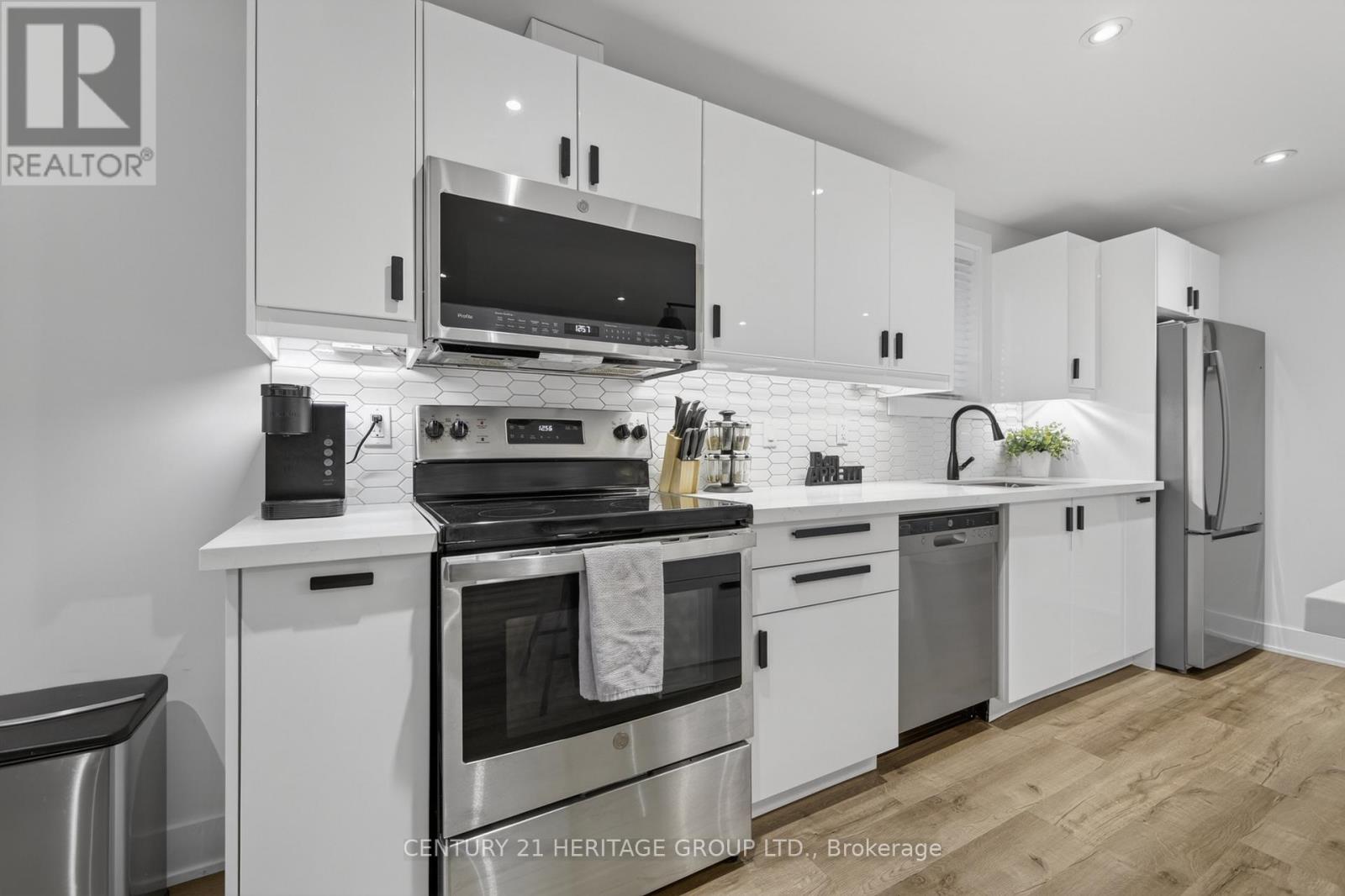 96 BARTRAM CRESCENT - 39
