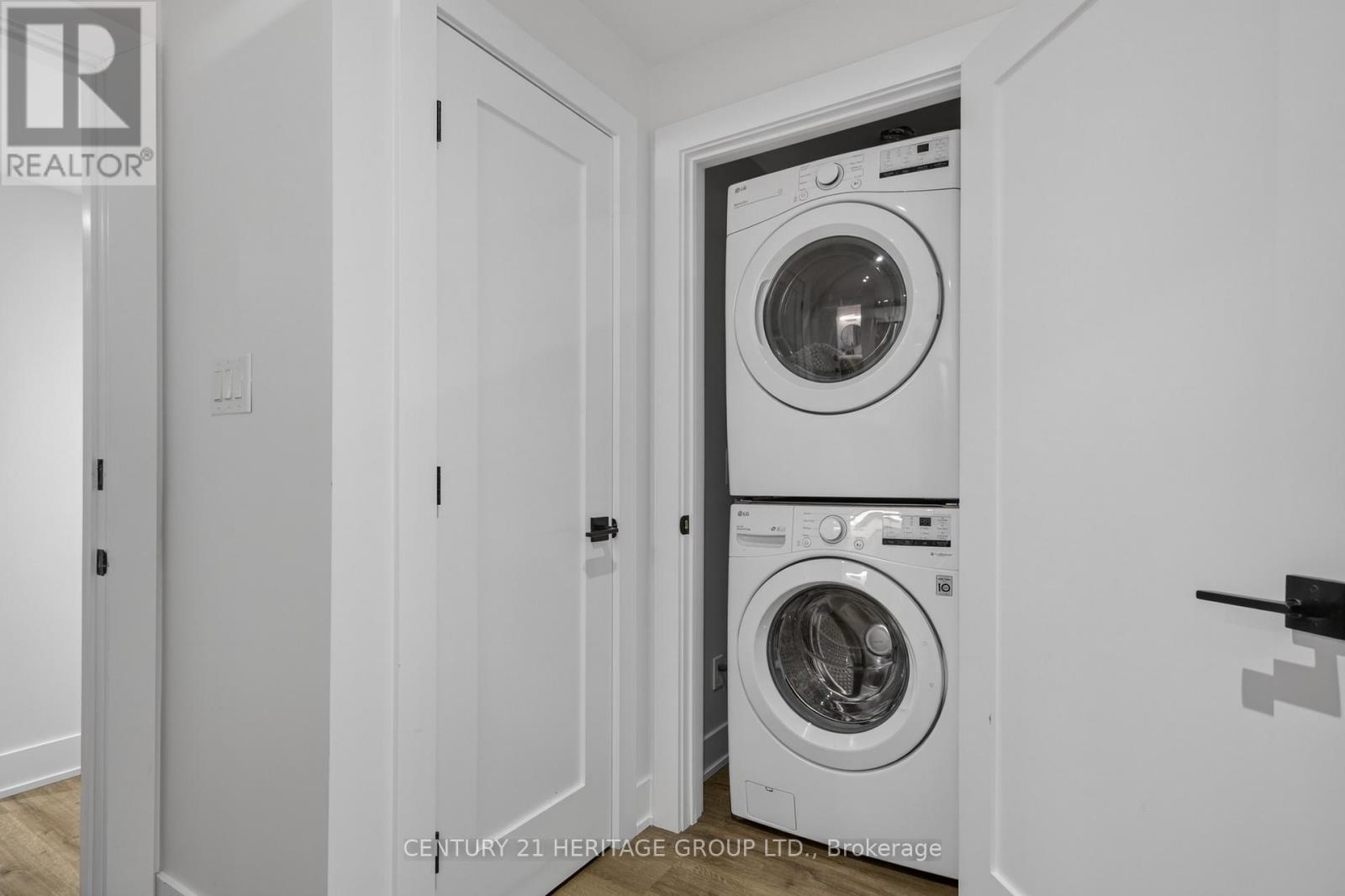 96 BARTRAM CRESCENT - 44