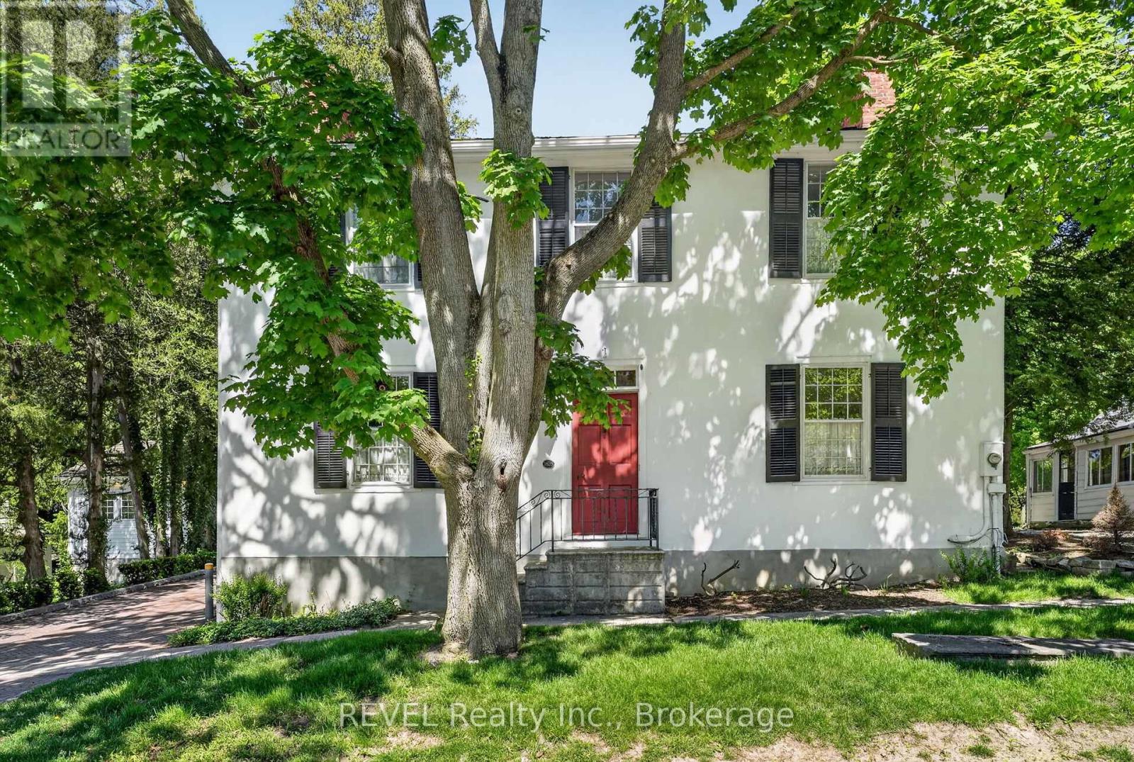 235 SIMCOE STREET - 1