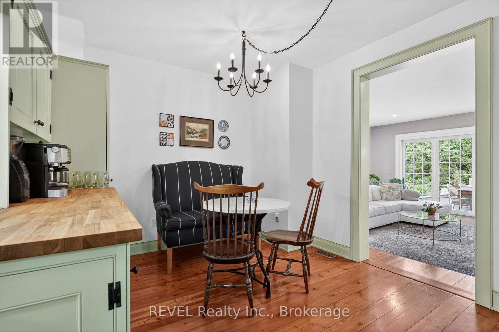 235 SIMCOE STREET - 14