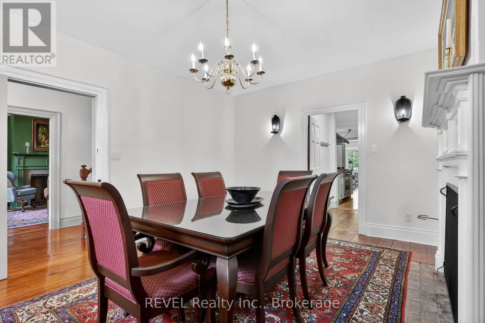 235 SIMCOE STREET - 16