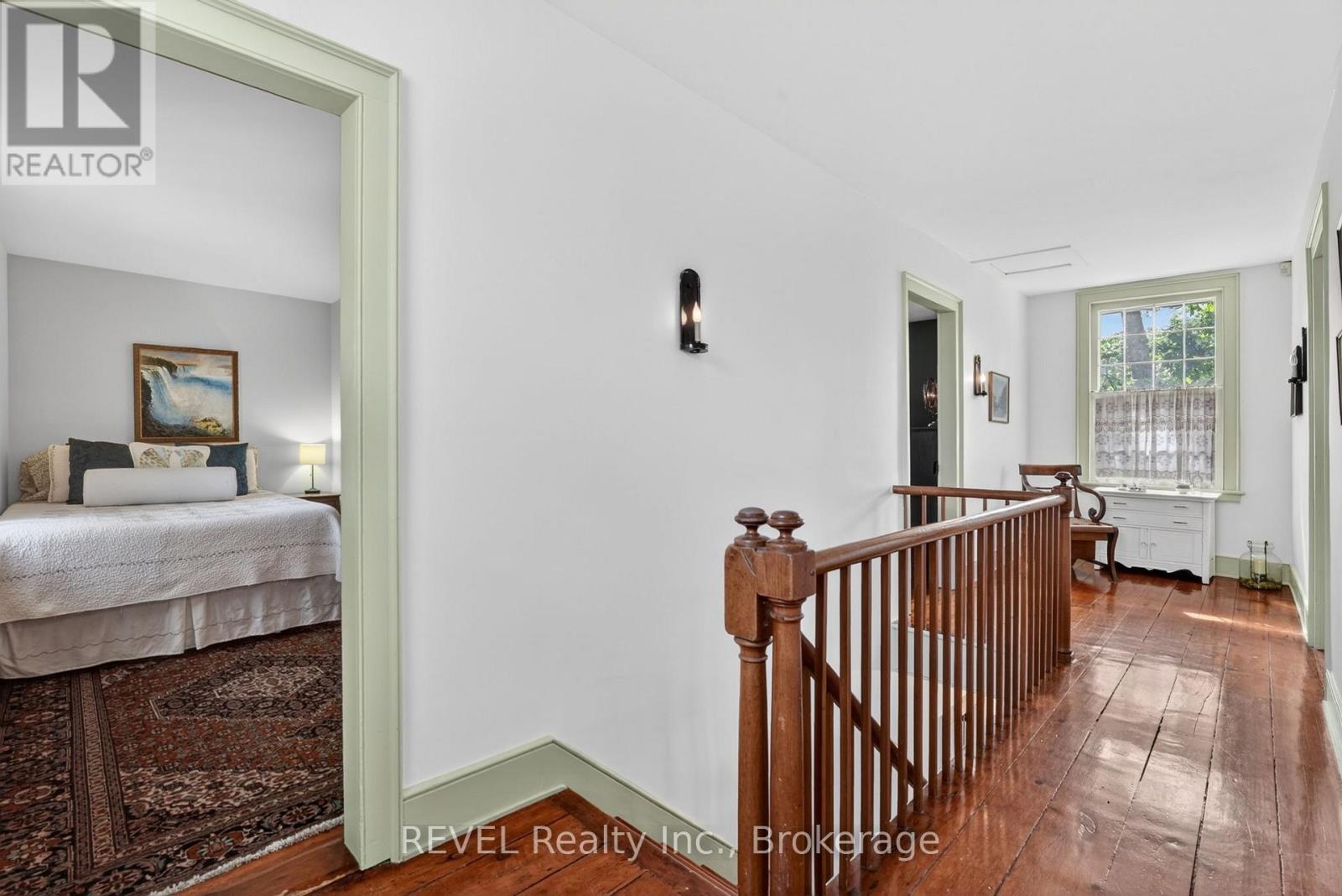 235 SIMCOE STREET - 24
