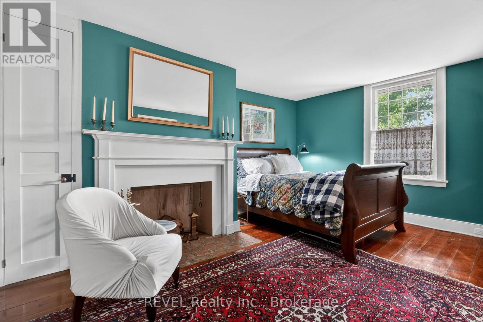 235 SIMCOE STREET - 25