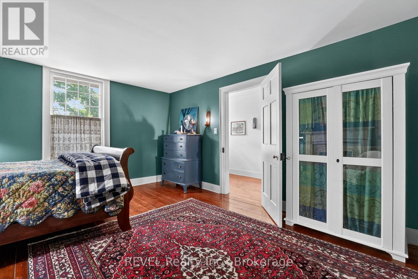 235 SIMCOE STREET - 26