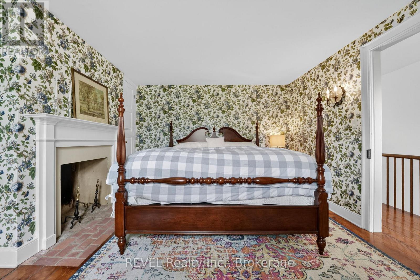 235 SIMCOE STREET - 27