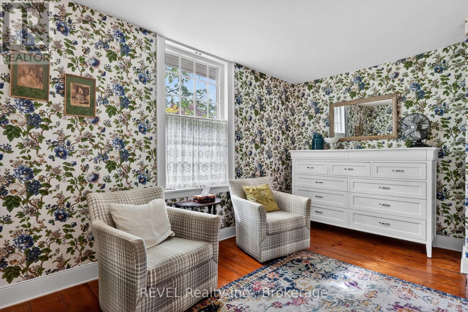 235 SIMCOE STREET - 28
