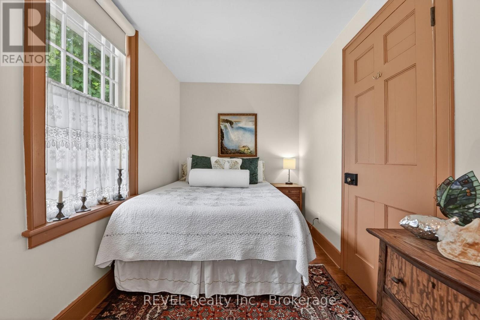 235 SIMCOE STREET - 29