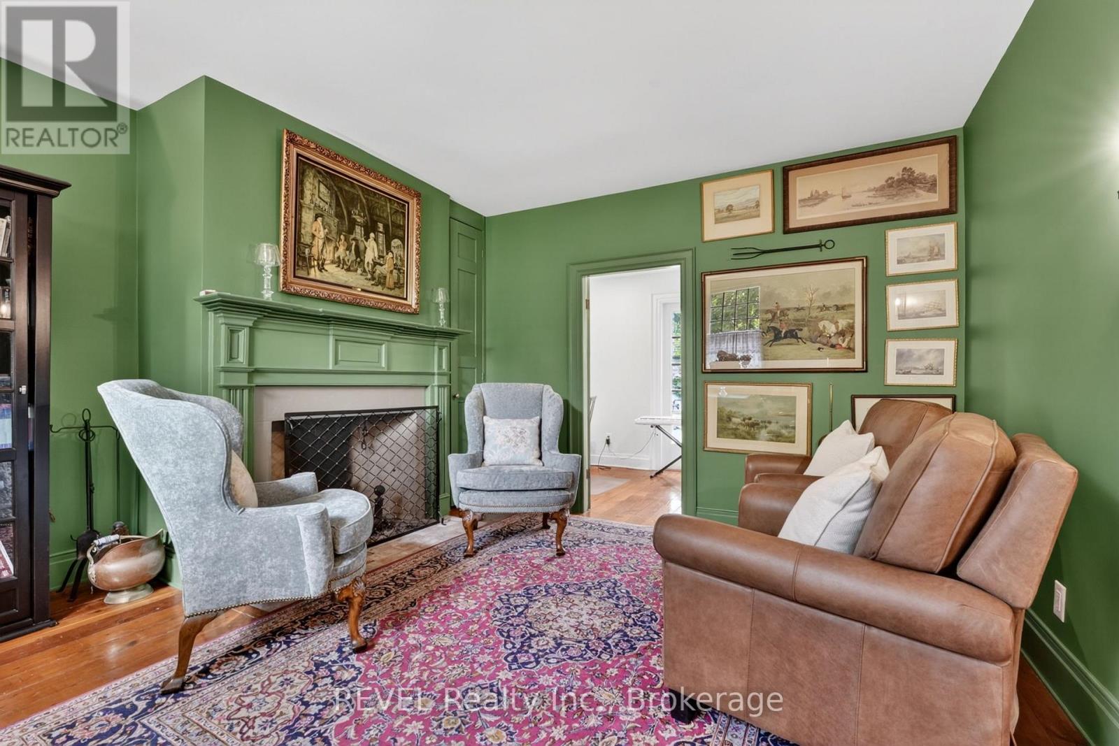 235 SIMCOE STREET - 7