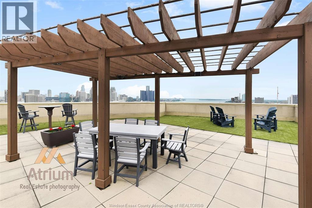 #803 1225 RIVERSIDE DRIVE West - 25
