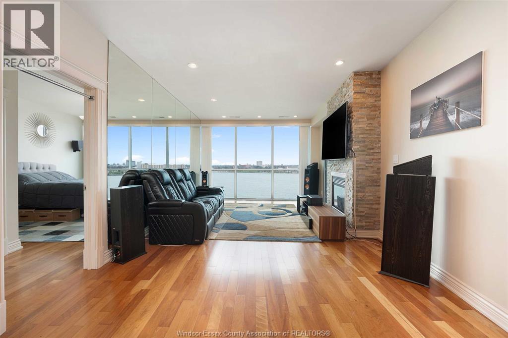 #803 1225 RIVERSIDE DRIVE West - 6