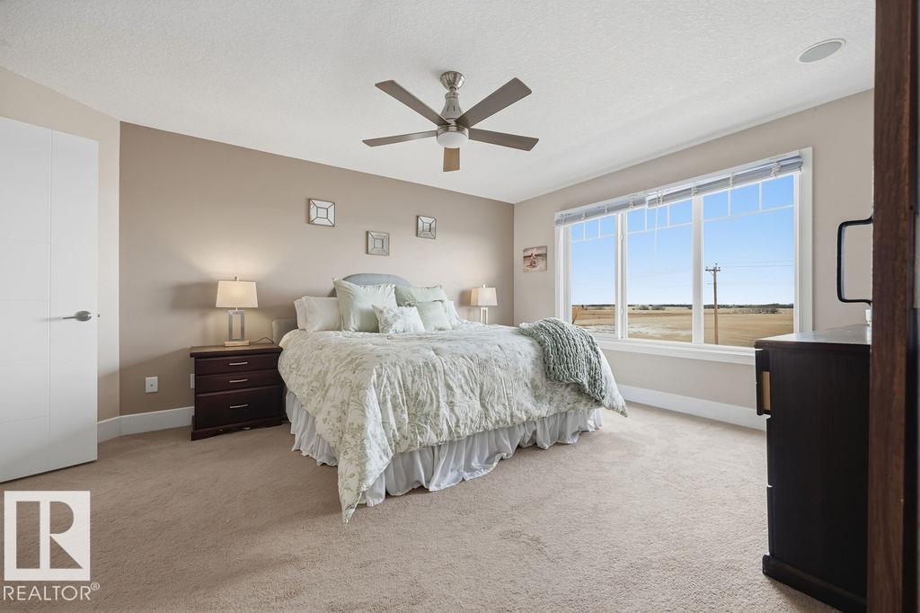 3128 58 AV NE - 58