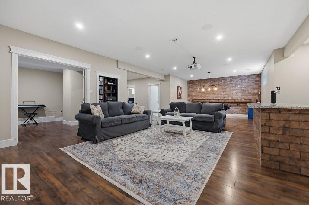 3128 58 AV NE - 71