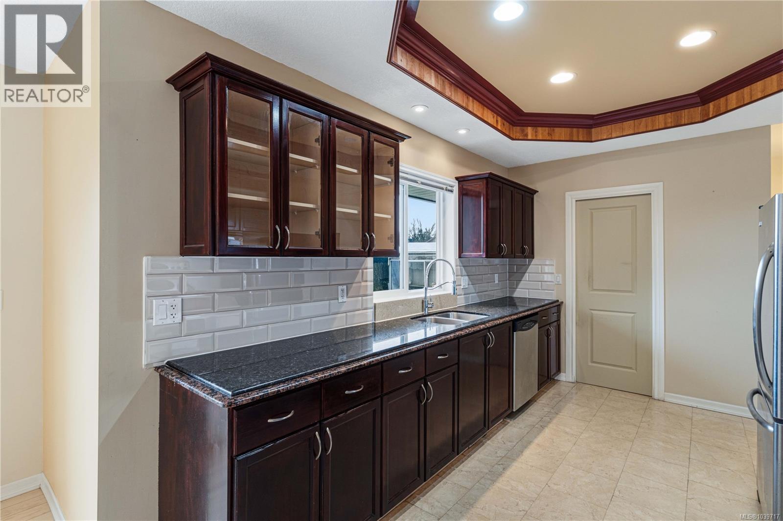 6183 Dennie Lane - 10