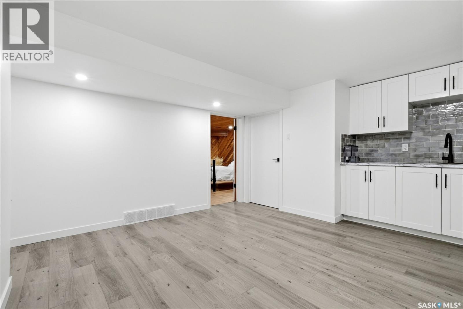 1719 Boyd STREET E — photo 48