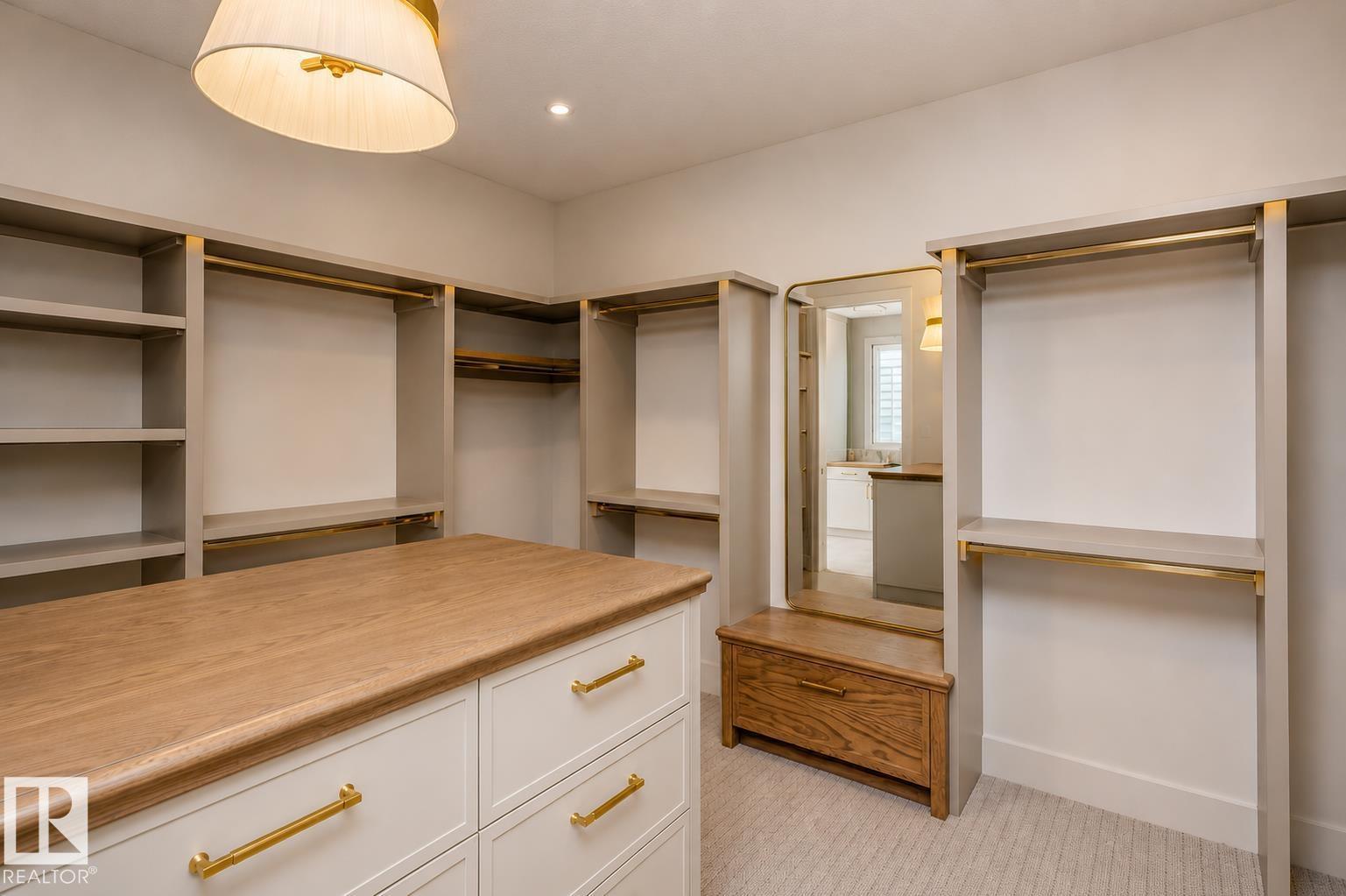 12 JARDIN PL, St. Albert