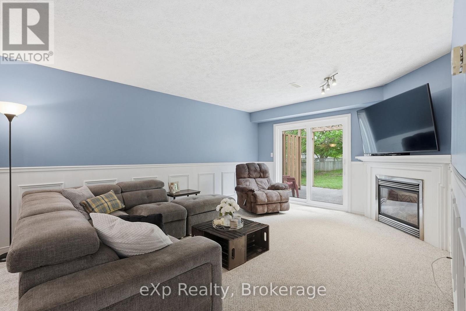 957 WATERLOO STREET - 23