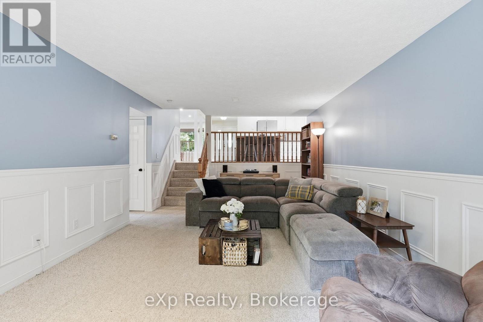 957 WATERLOO STREET - 24