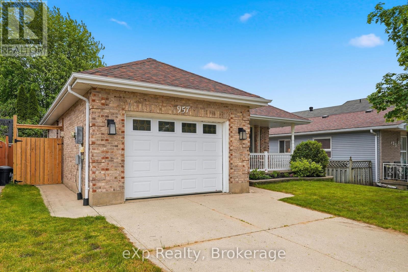 957 WATERLOO STREET - 4