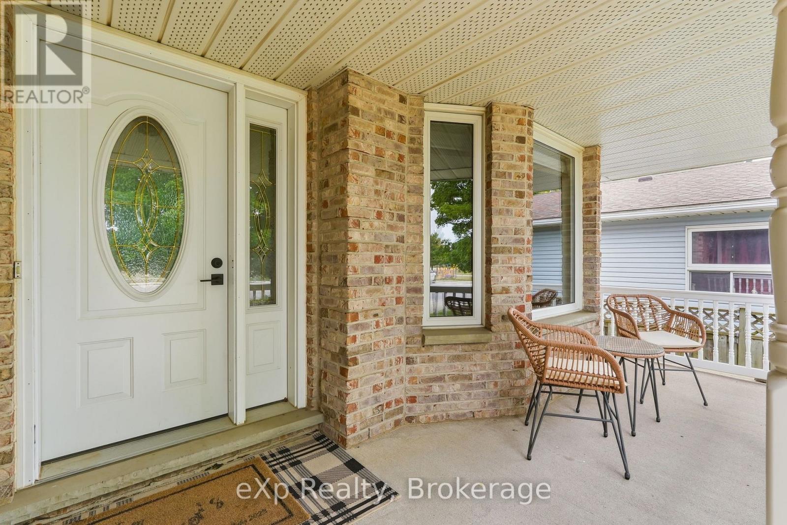 957 WATERLOO STREET - 6
