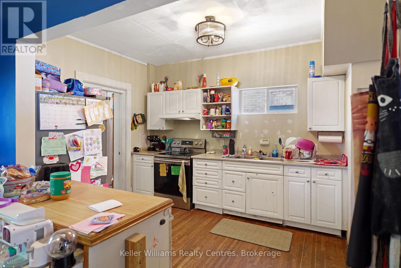1318 3RD AVENUE E - 16