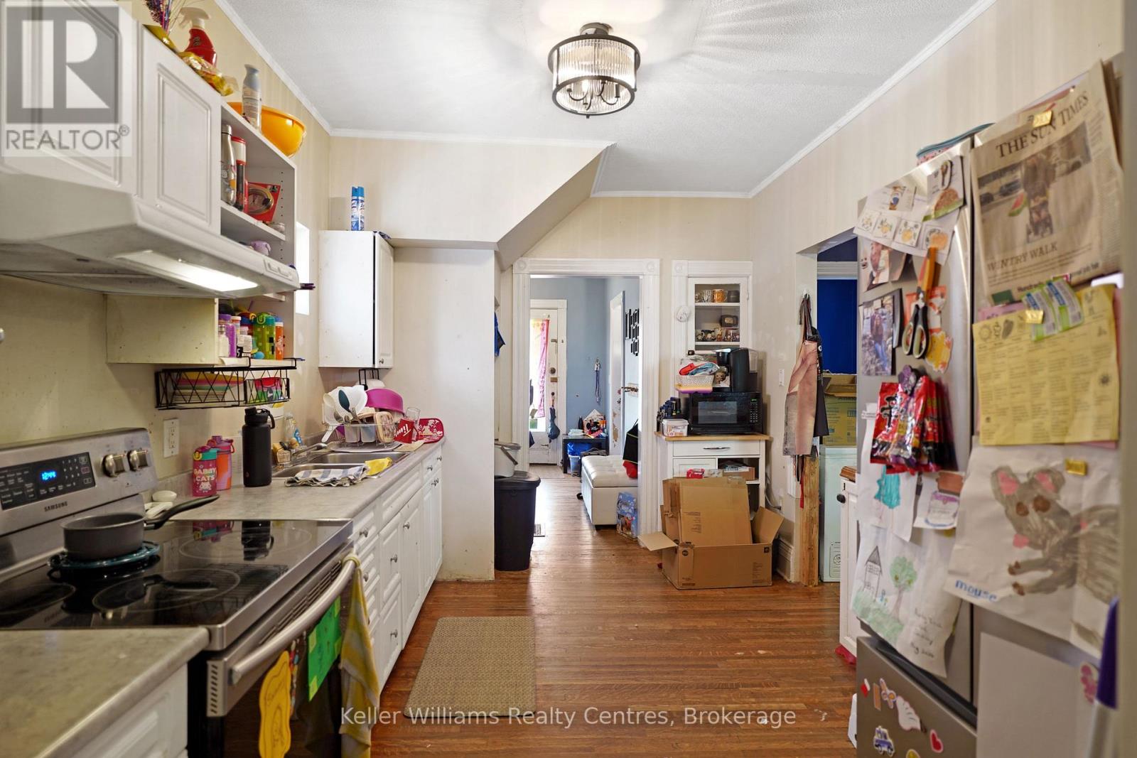 1318 3RD AVENUE E - 17
