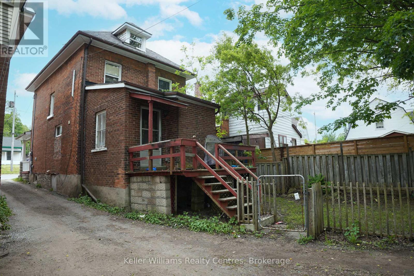 1318 3RD AVENUE E - 35