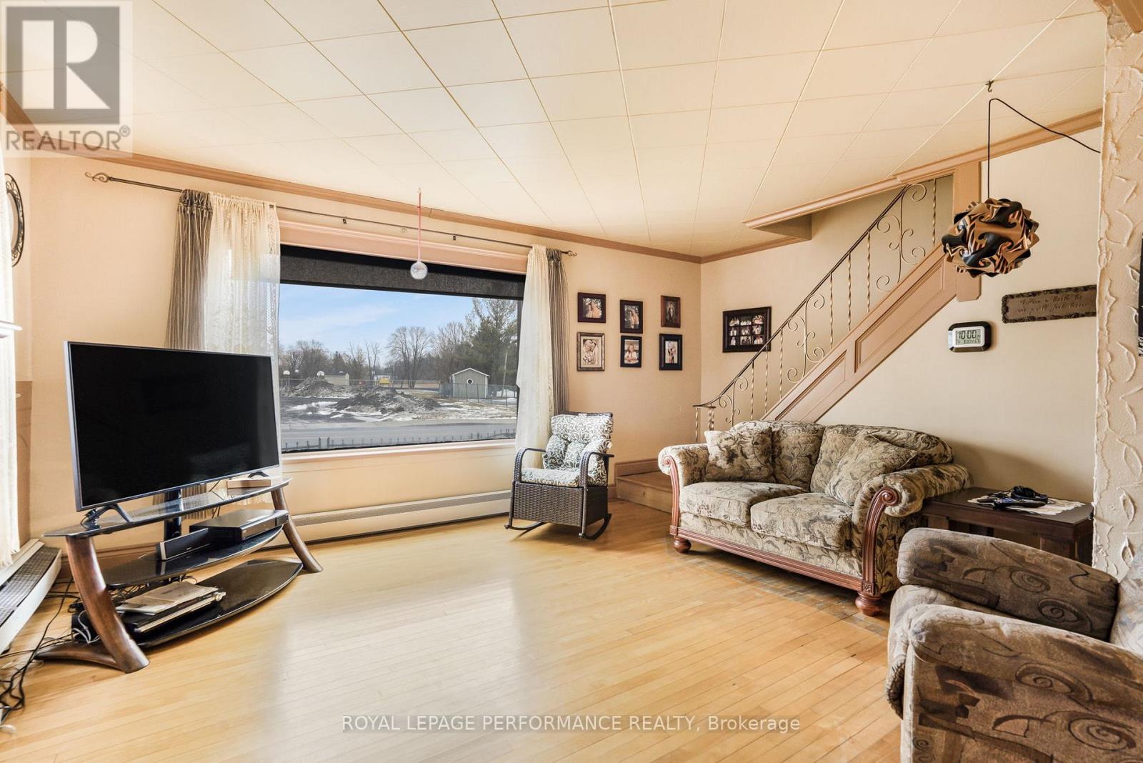 72 LONGUEUIL STREET - 20