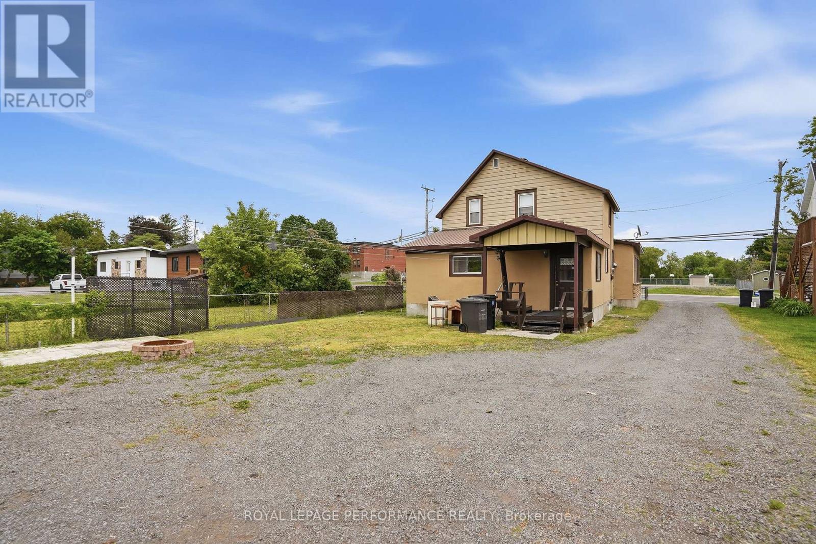 72 LONGUEUIL STREET - 31