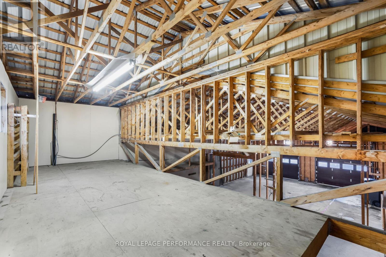 72 LONGUEUIL STREET - 35