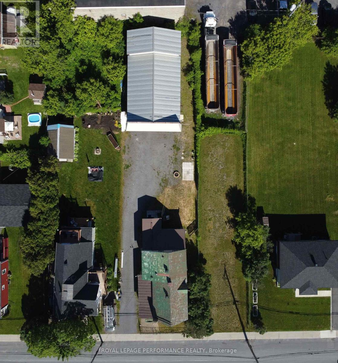72 LONGUEUIL STREET - 36