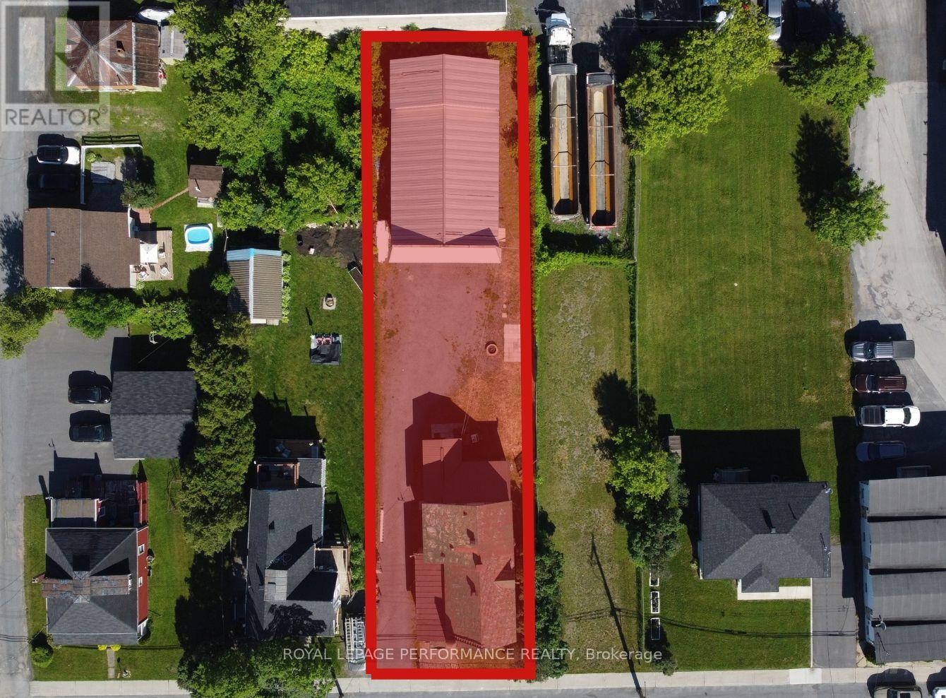 72 LONGUEUIL STREET - 37
