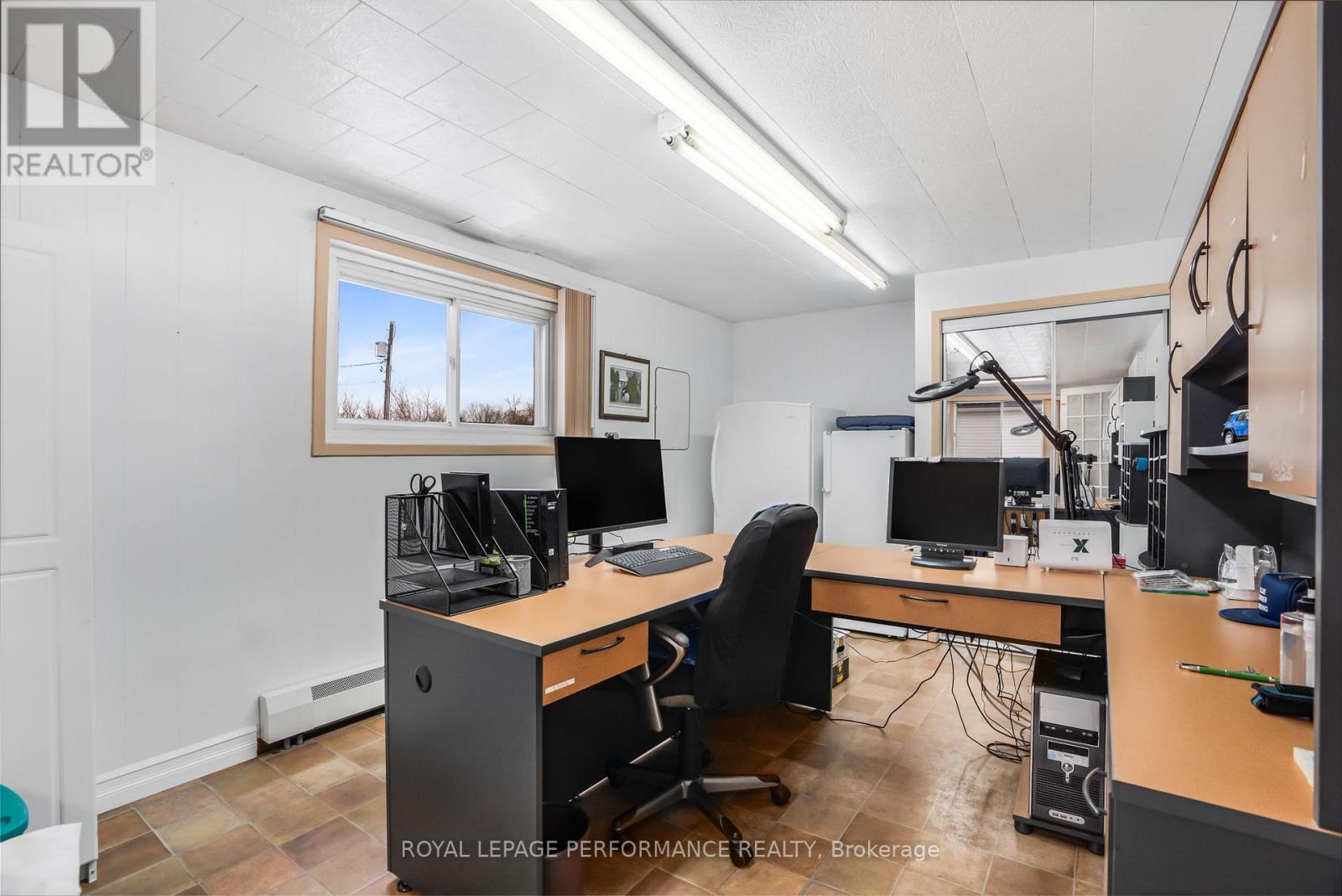 72 LONGUEUIL STREET - 6