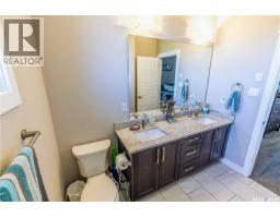 4pc Bathroom - 1178 Meier Drive, Moose Jaw, SK S6J0B2 Photo 16
