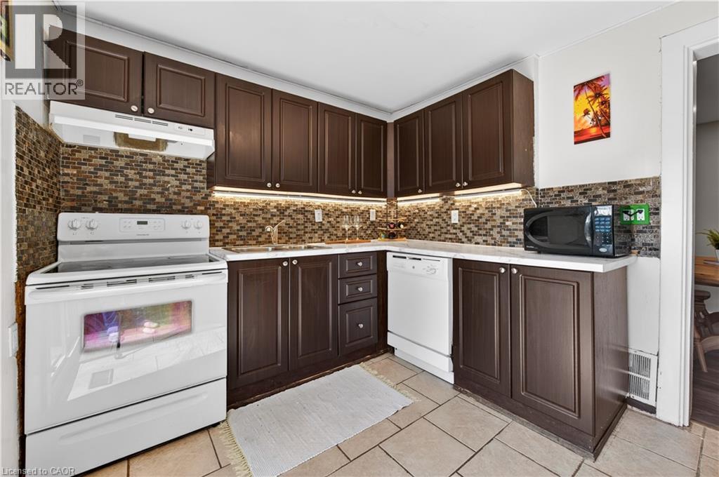 30 CAMBRIDGE Avenue - 15