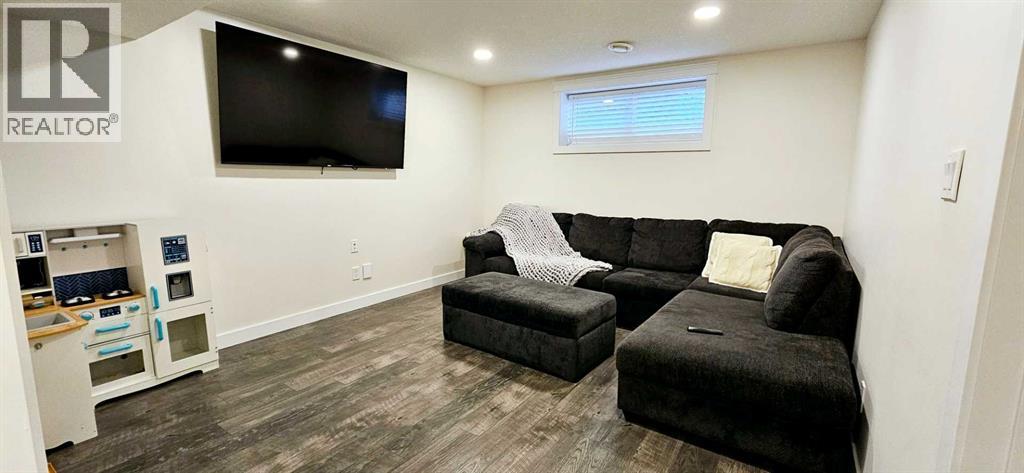 8869 96 Avenue - 30