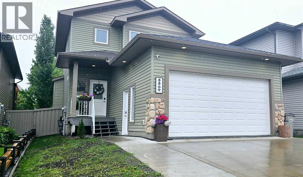 8869 96 Avenue - 1