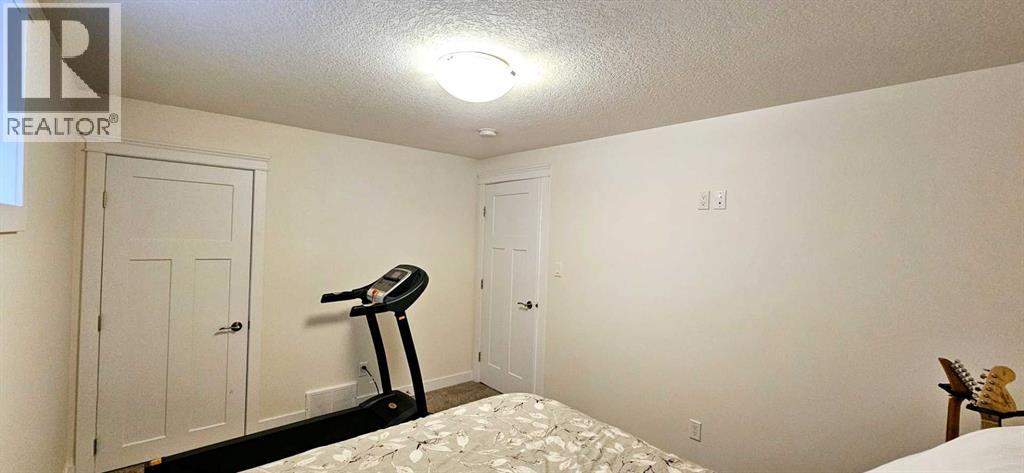 8869 96 Avenue - 33