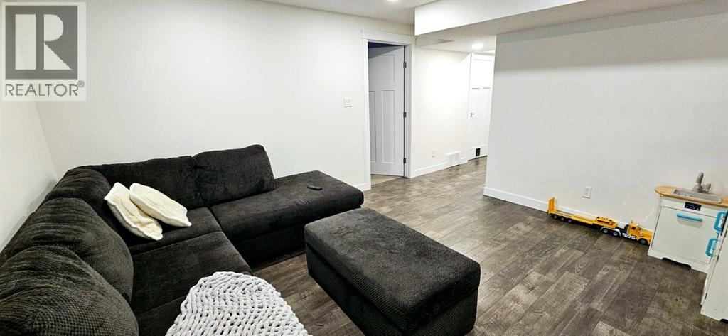 8869 96 Avenue - 29