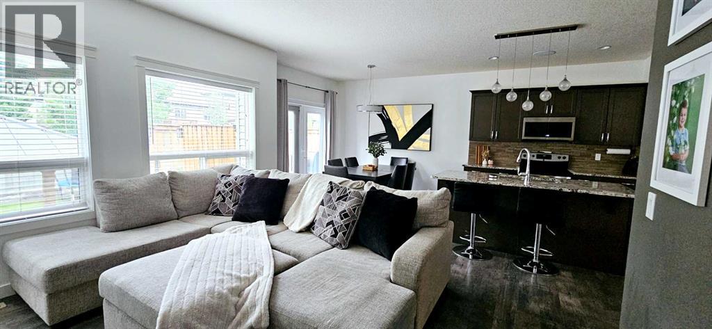 8869 96 Avenue - 8