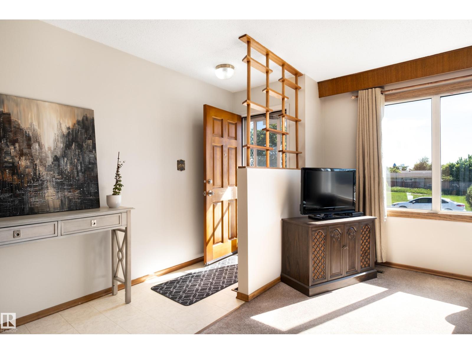 13712 87 ST NW - photo 5