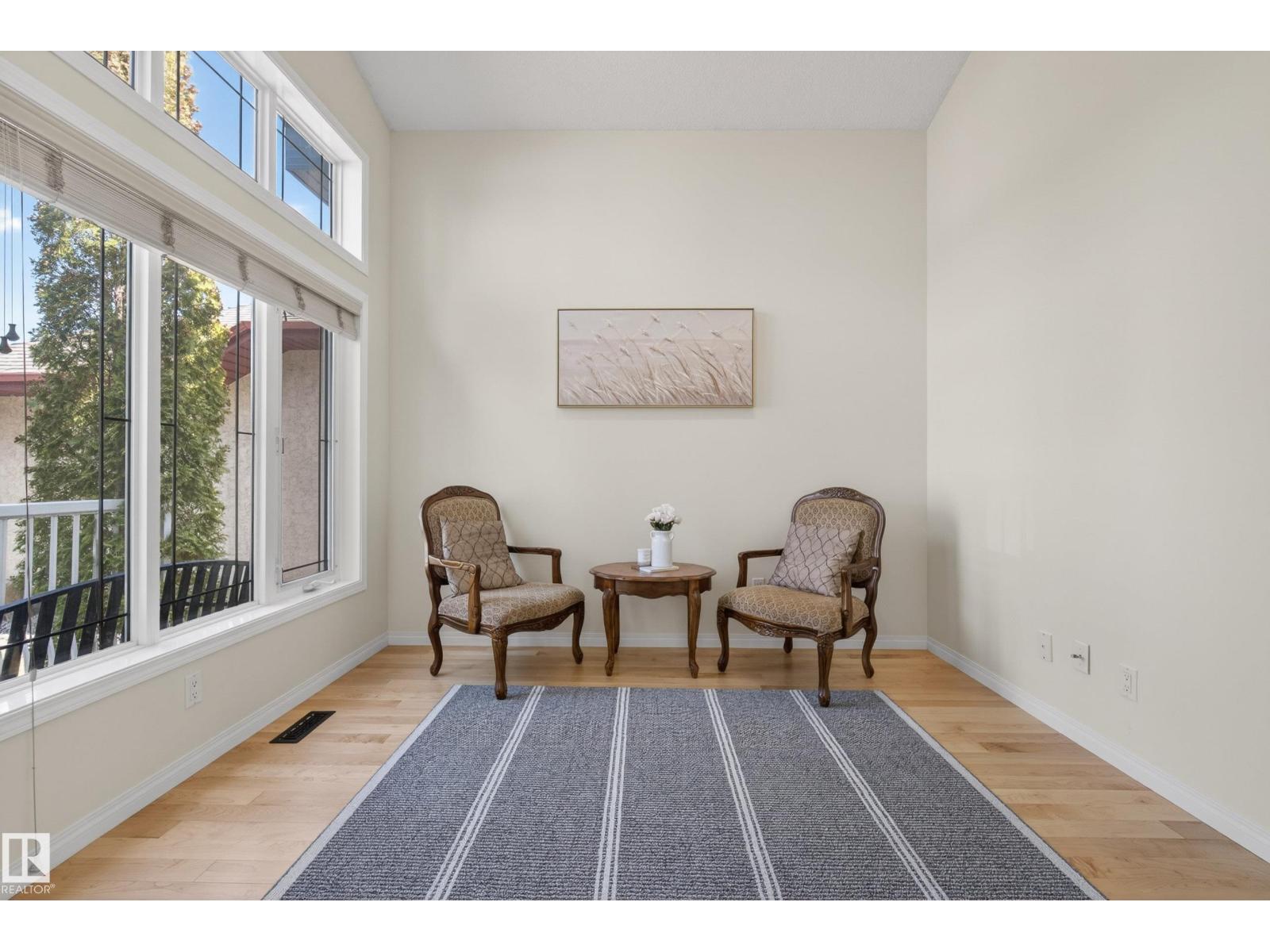 10807 6 AV SW — photo 10