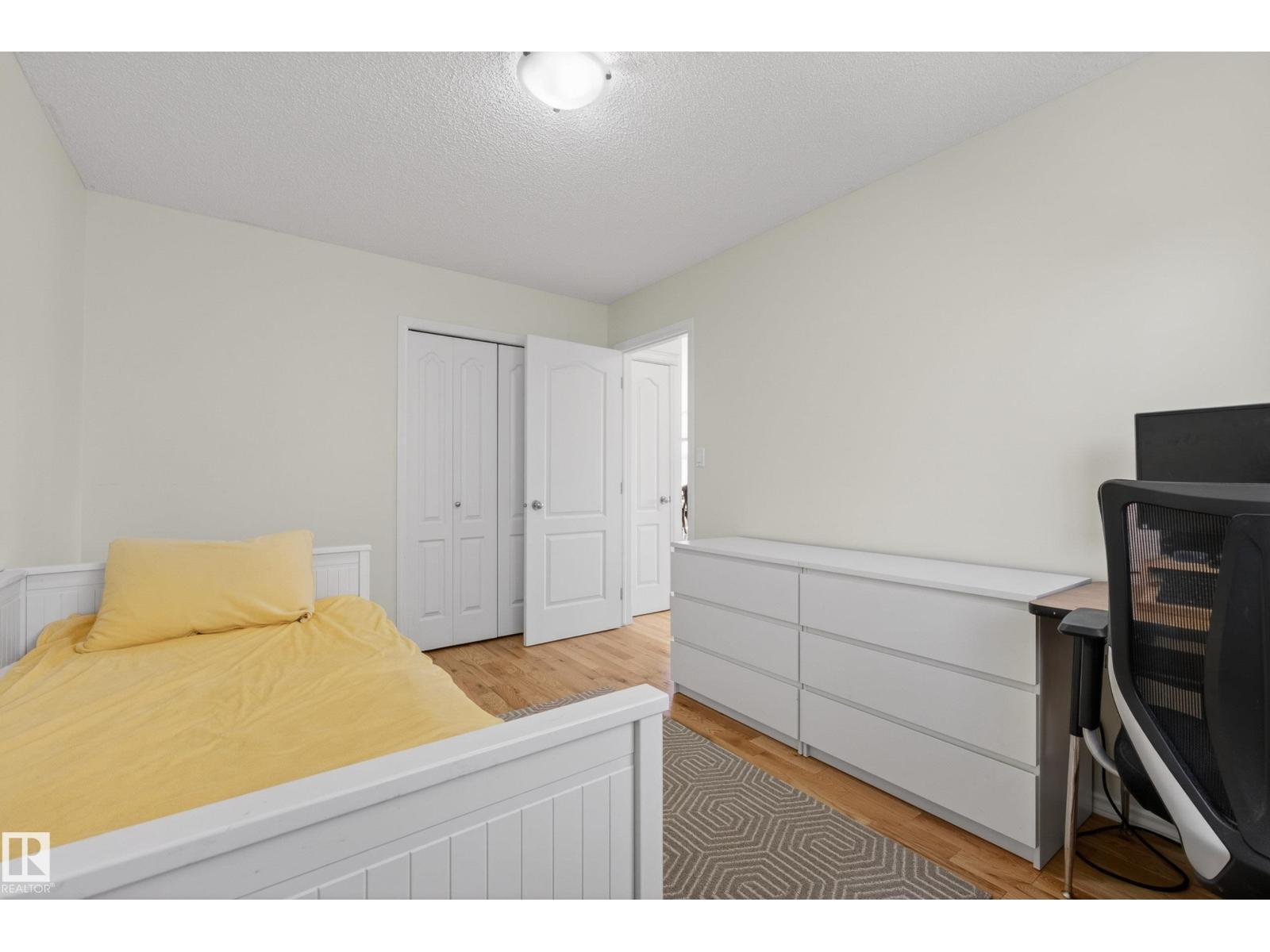 10807 6 AV SW — photo 27