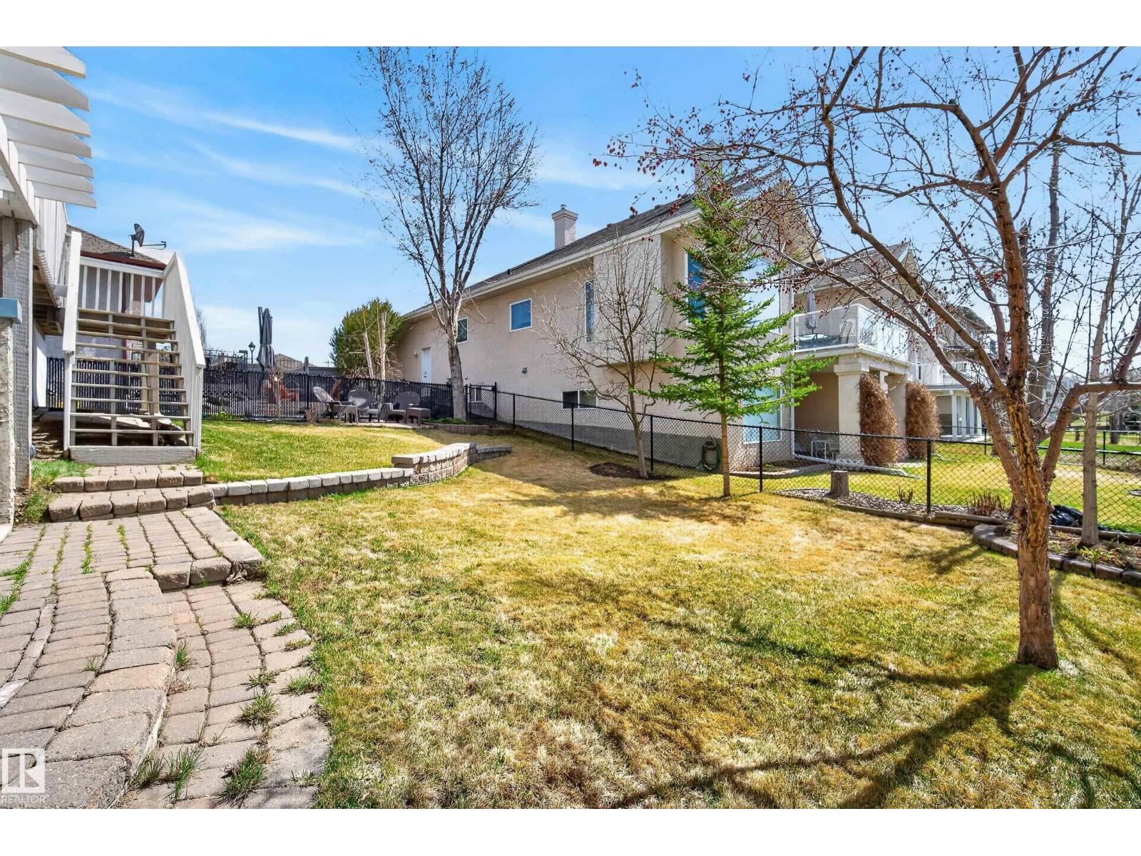 10807 6 AV SW — photo 51